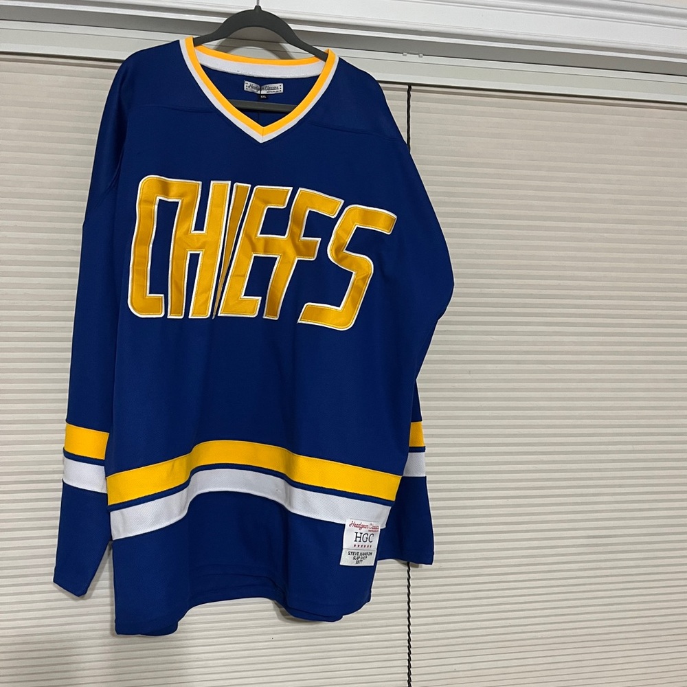 Slapshot Chiefs Hockey Jersey #17